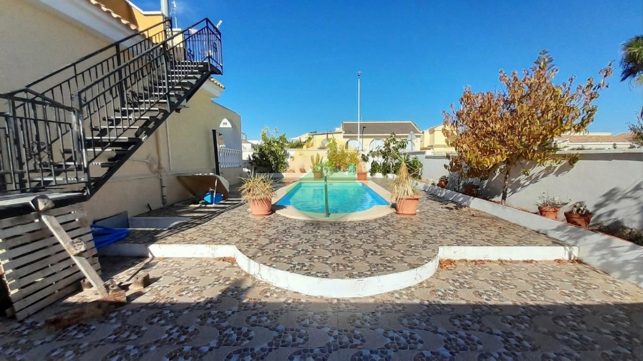 2 Bedroom Detached For sale