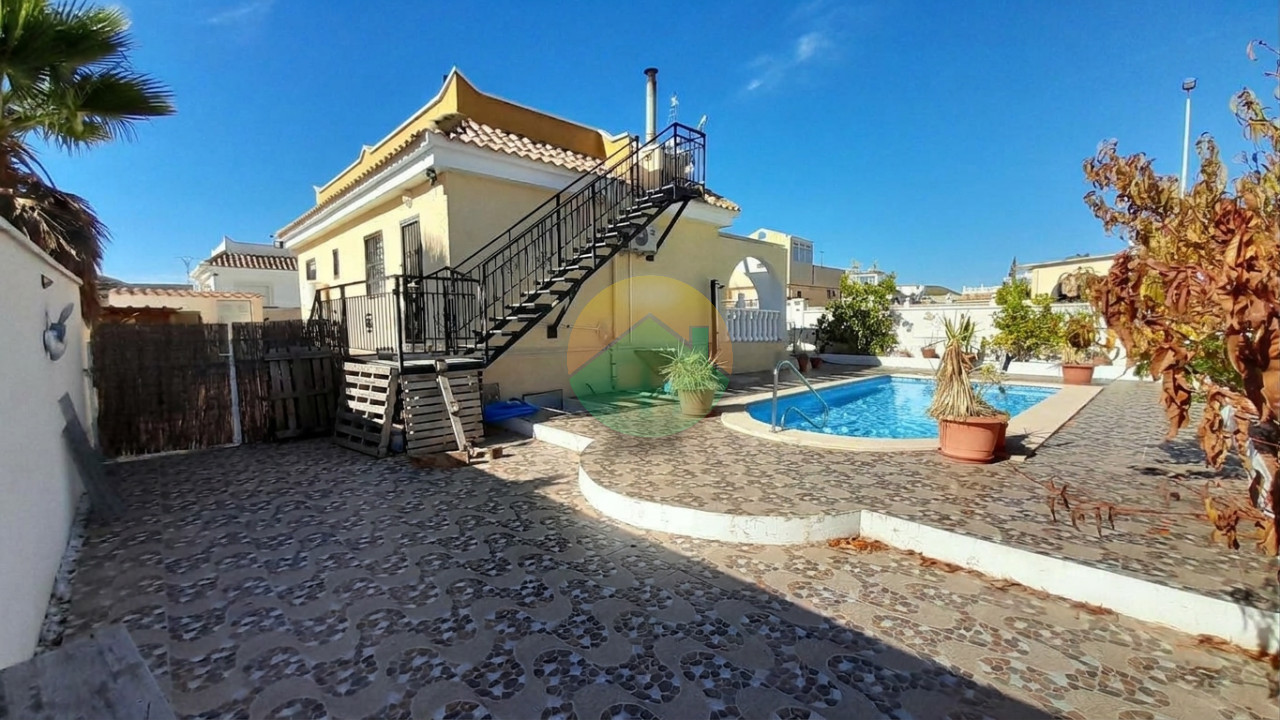 2 Bedroom Detached For sale