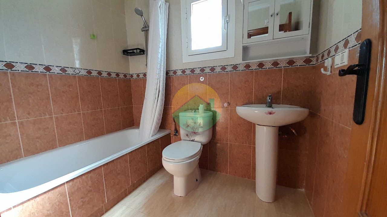 2 Bedroom Detached For sale