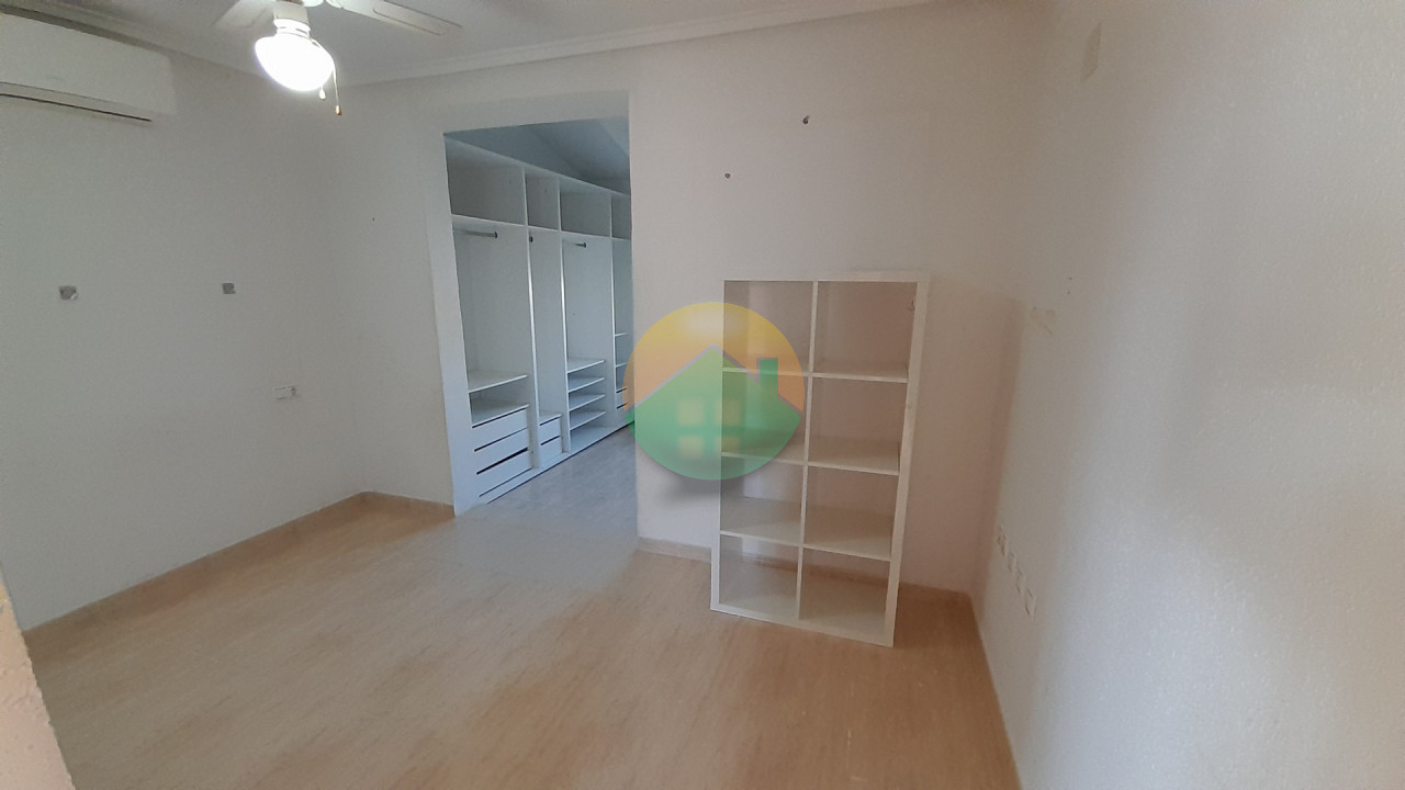 2 Bedroom Detached For sale