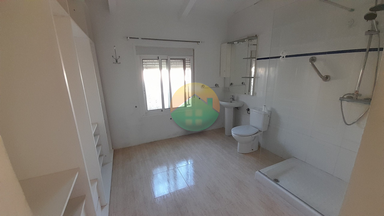 2 Bedroom Detached For sale
