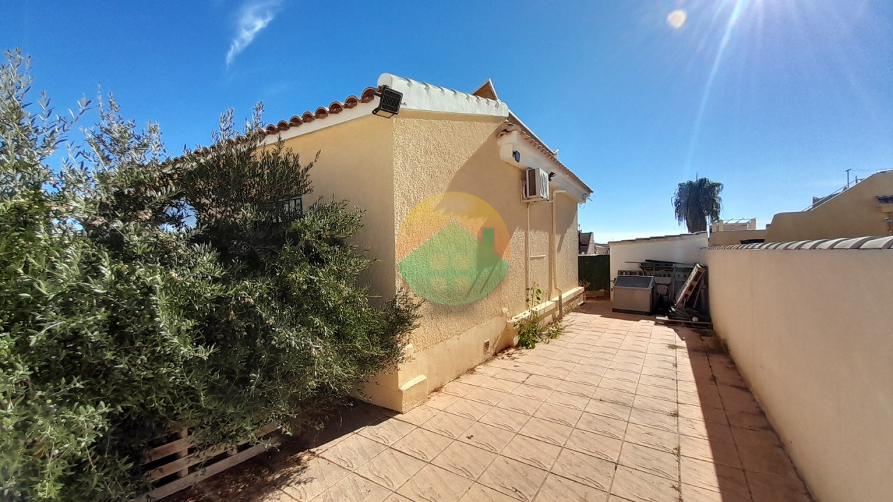 2 Bedroom Detached For sale