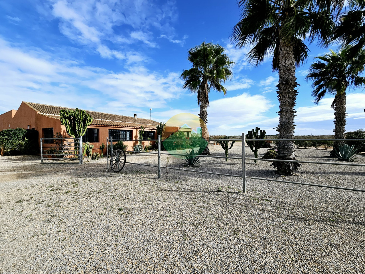 6 Bedroom Country House For Sale