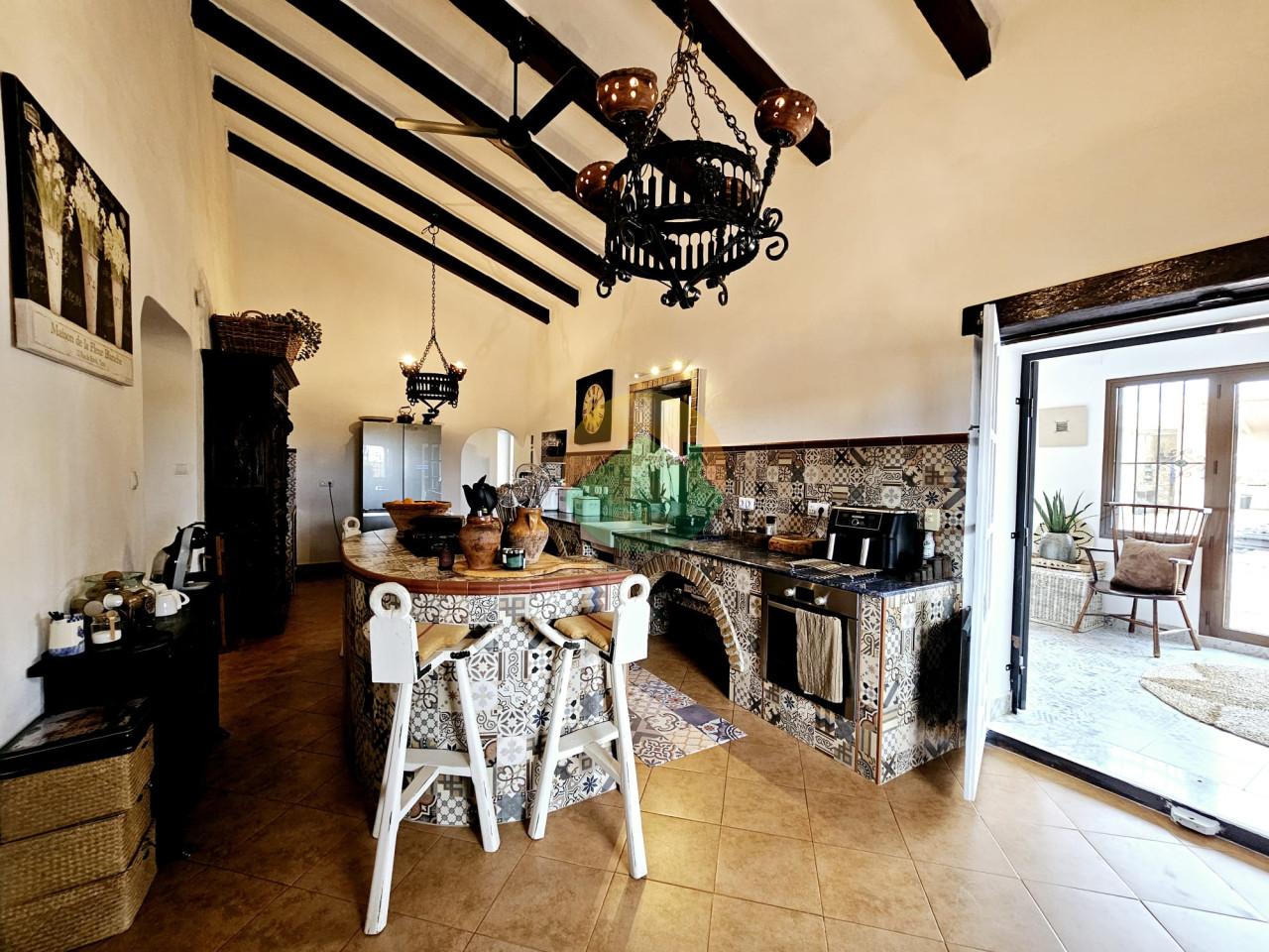 6 Bedroom Country House For Sale