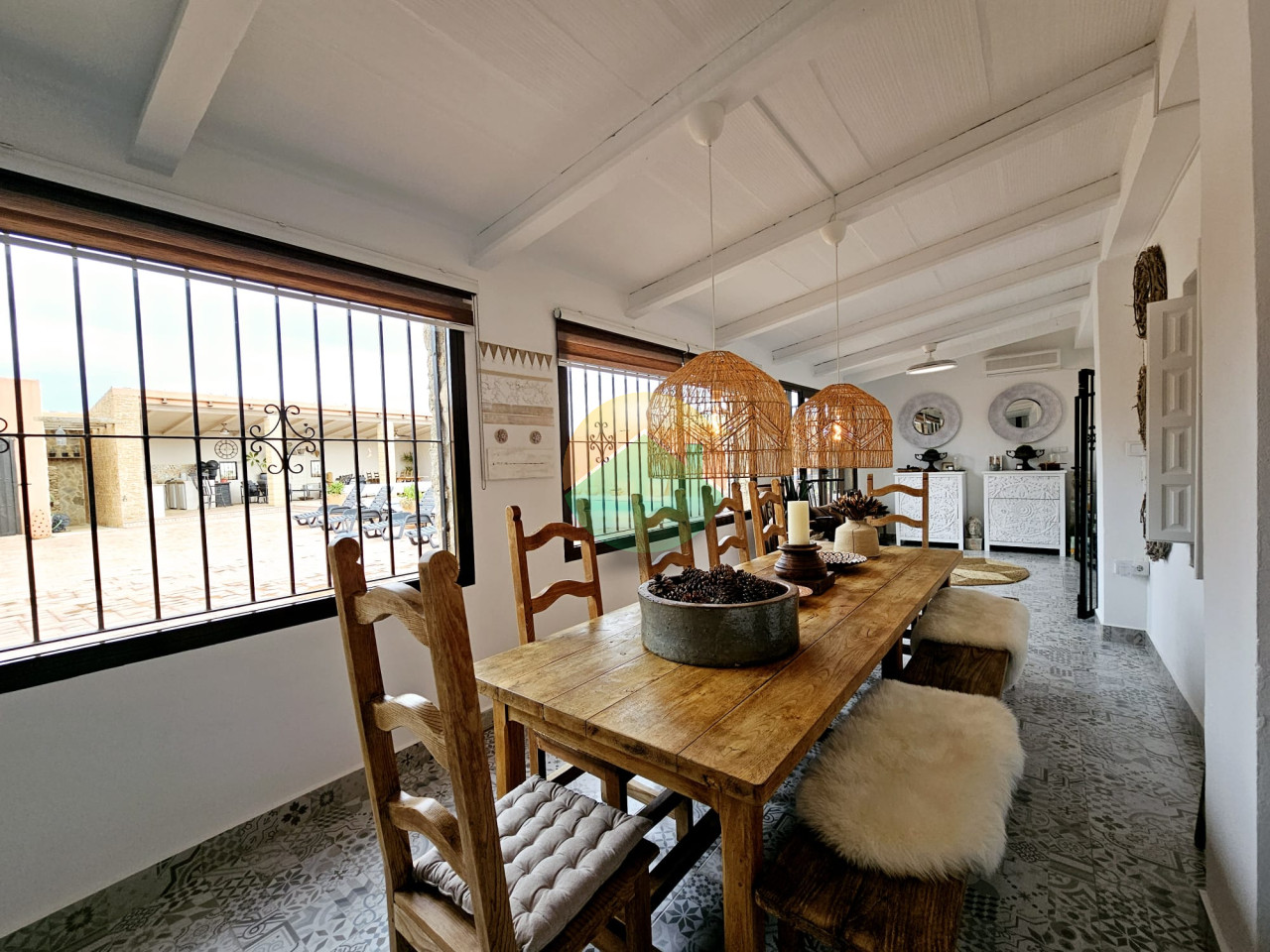 6 Bedroom Country House For Sale