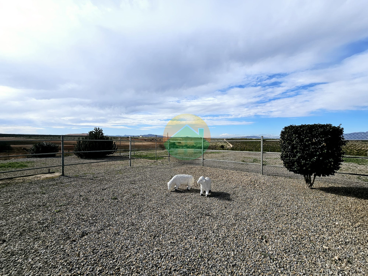 6 Bedroom Country House For Sale