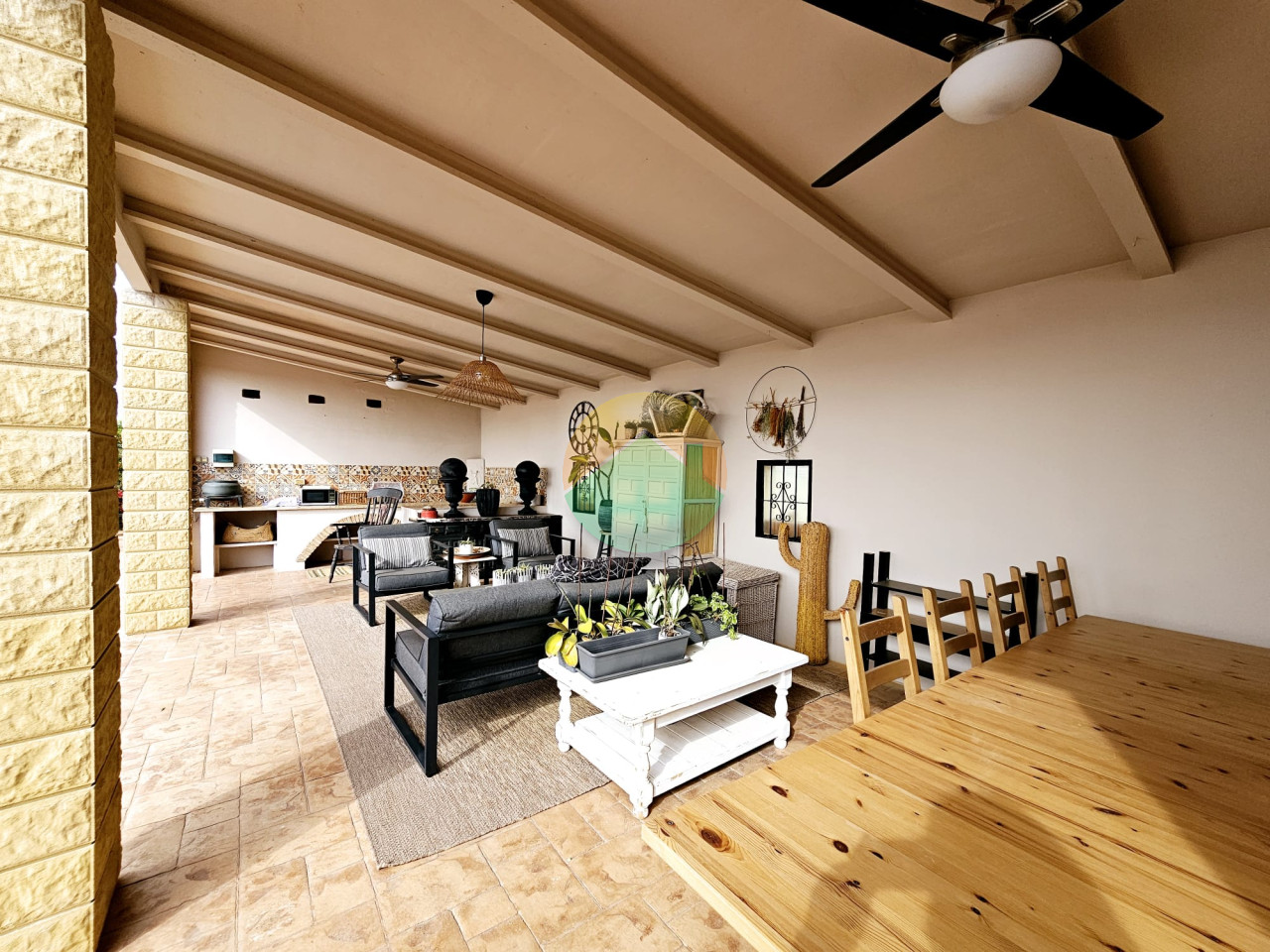 6 Bedroom Country House For Sale