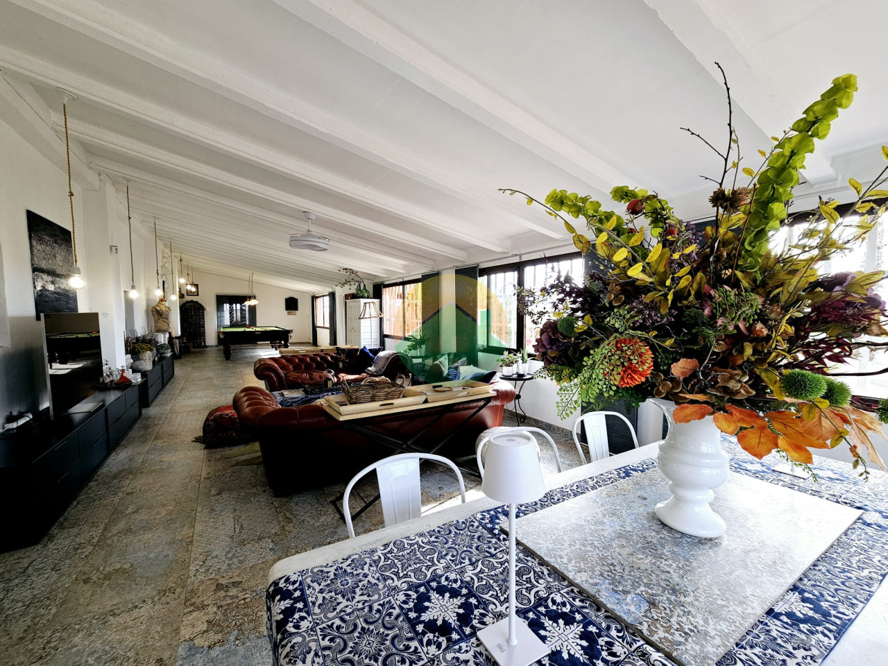 6 Bedroom Country House For Sale