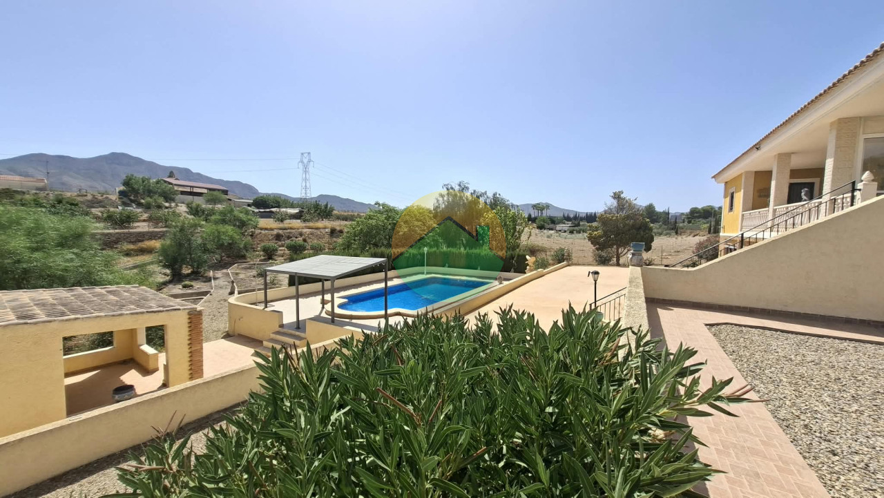4 Bedroom Detached For Sale