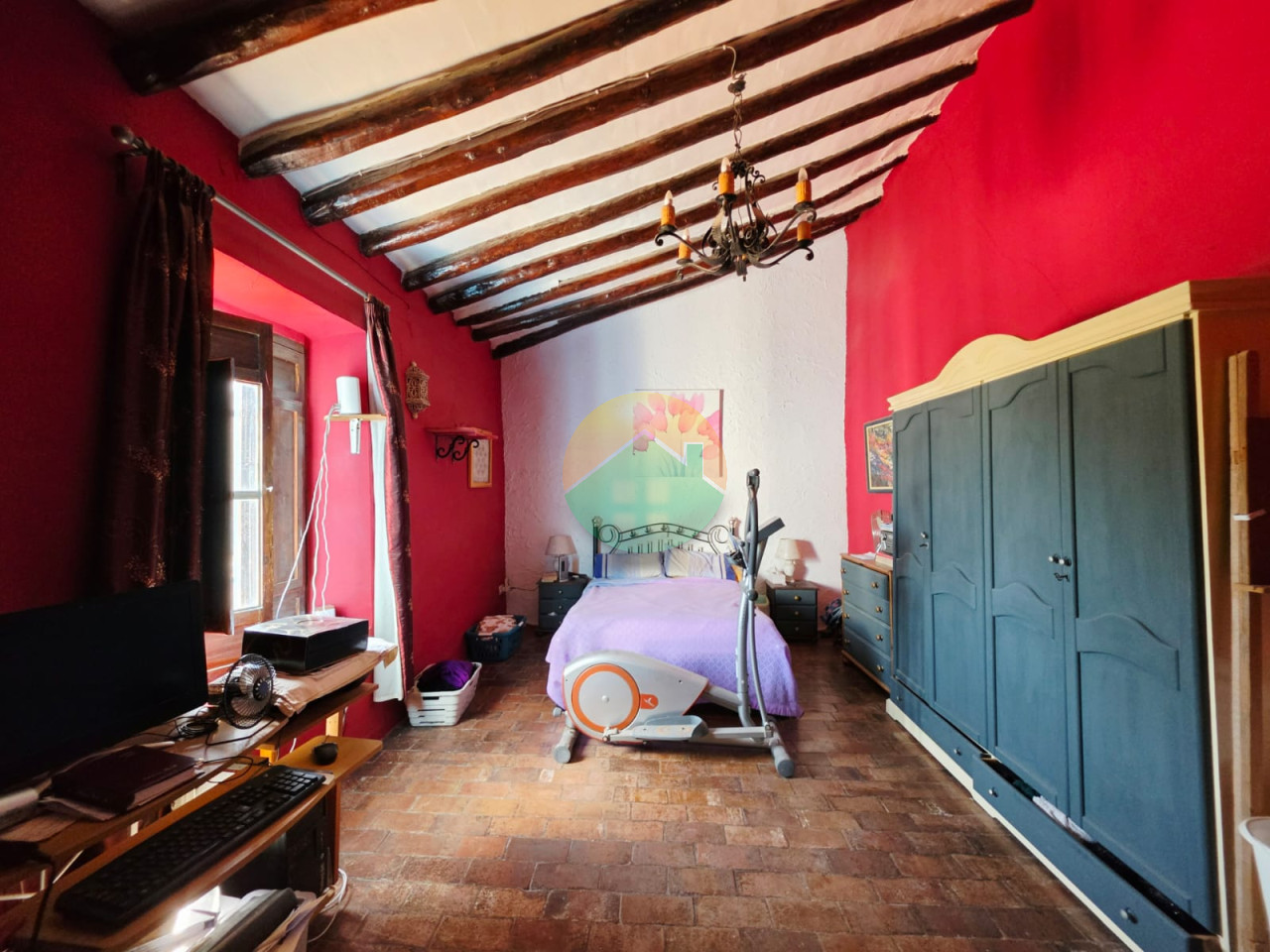 3 Bedroom Country House For Sale