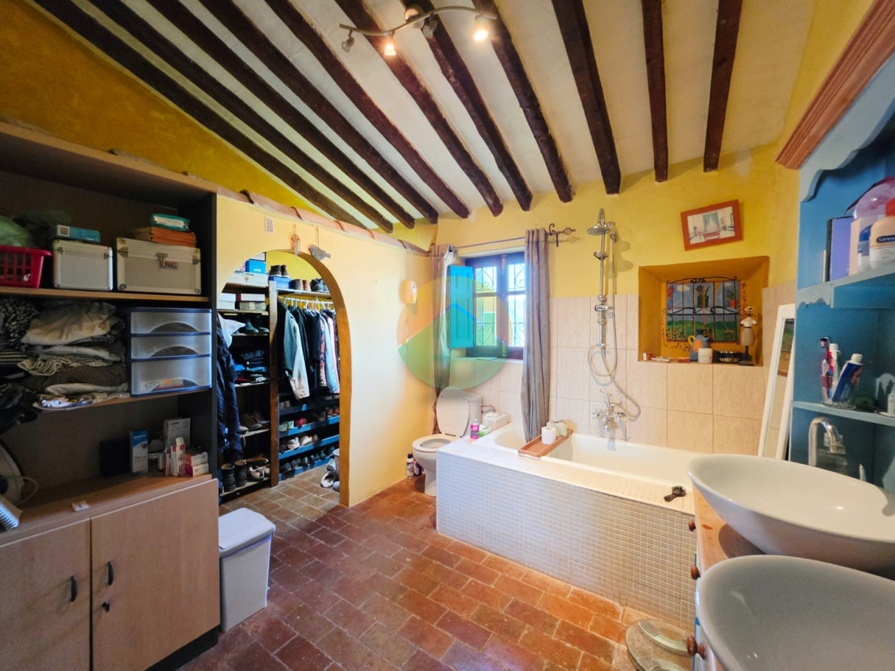 3 Bedroom Country House For Sale