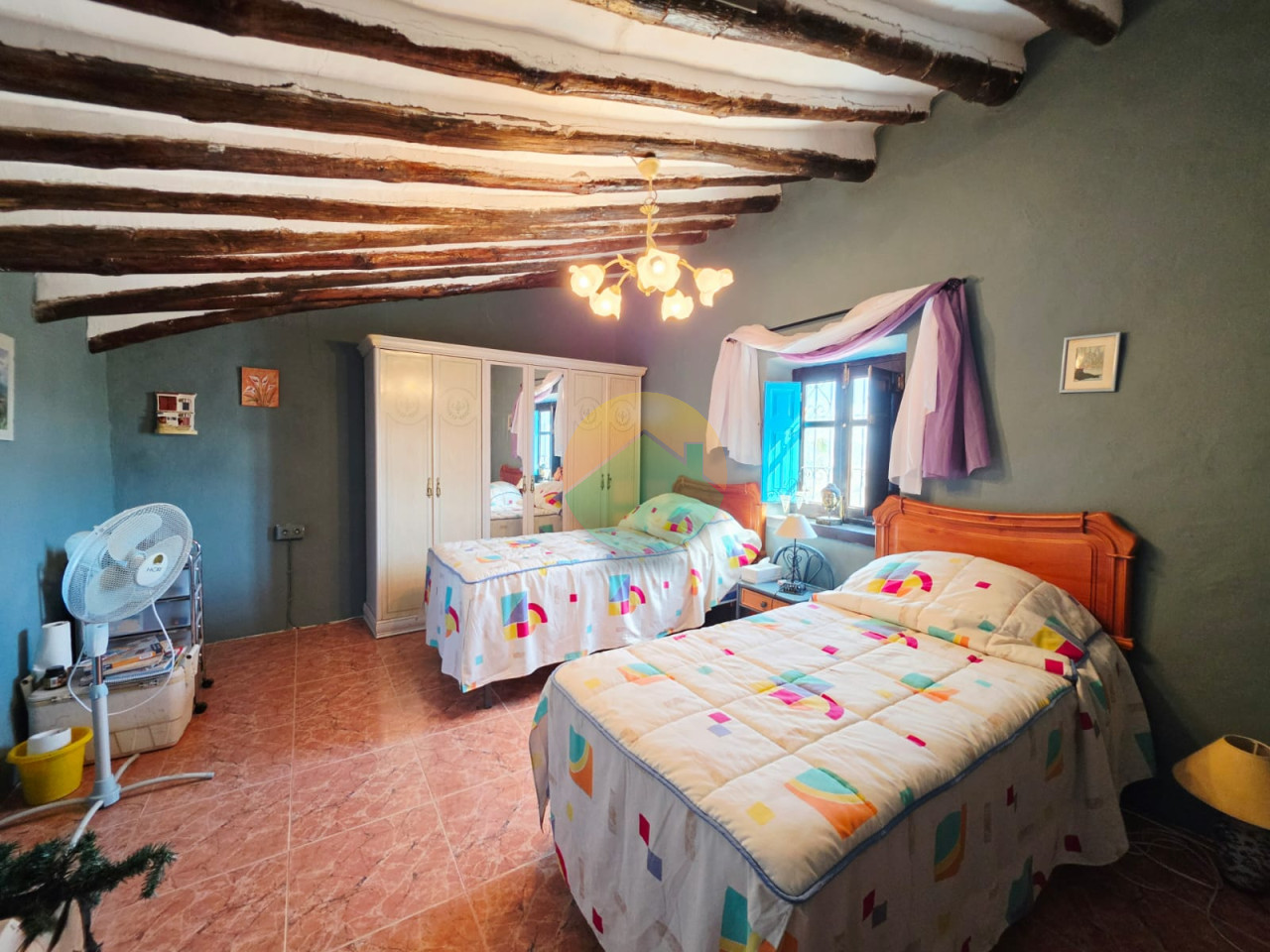 3 Bedroom Country House For Sale