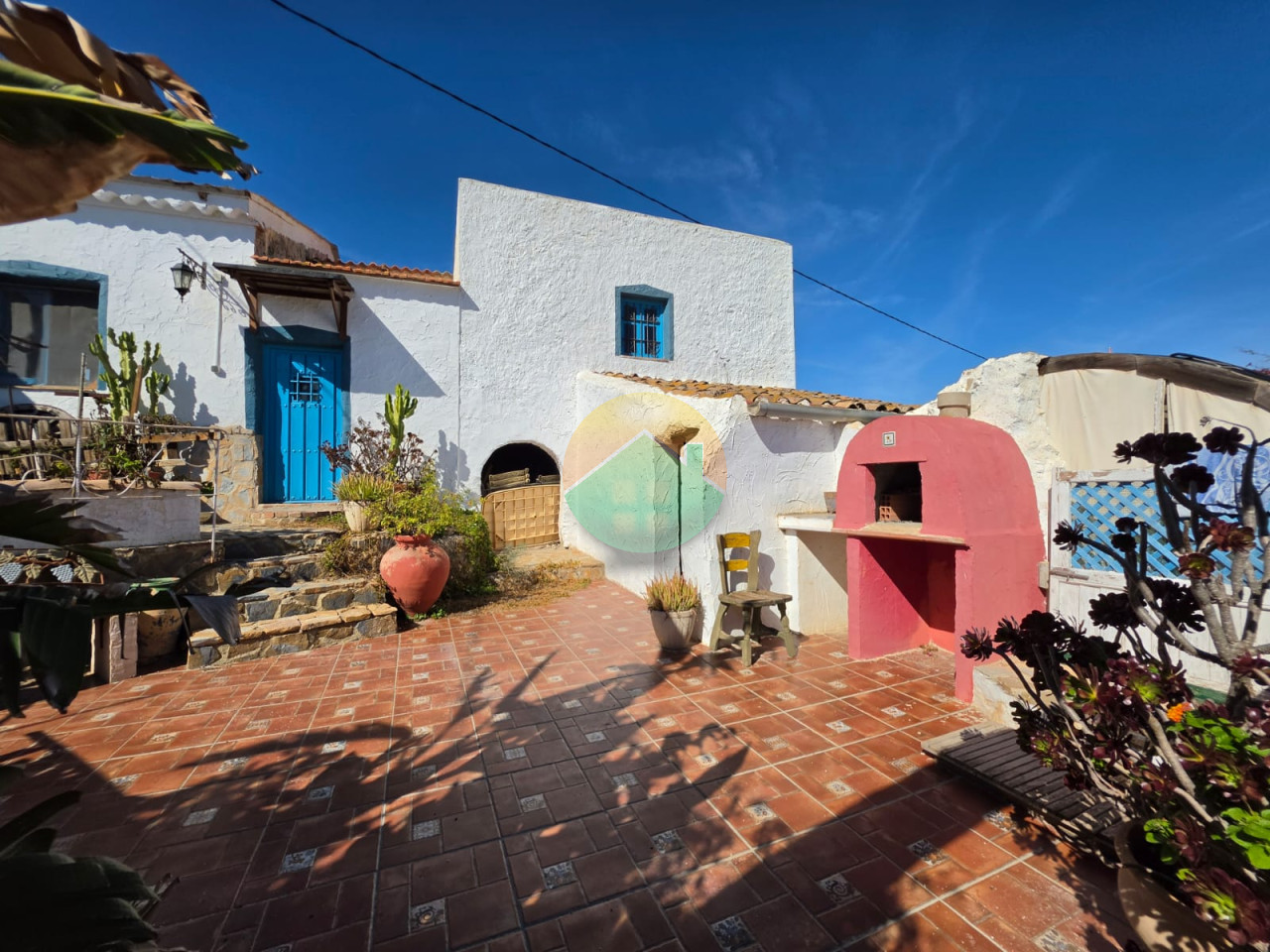 3 Bedroom Country House For Sale