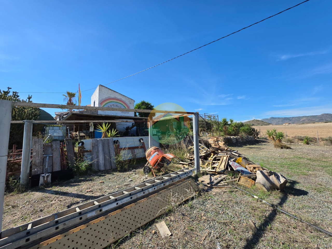 3 Bedroom Country House For Sale