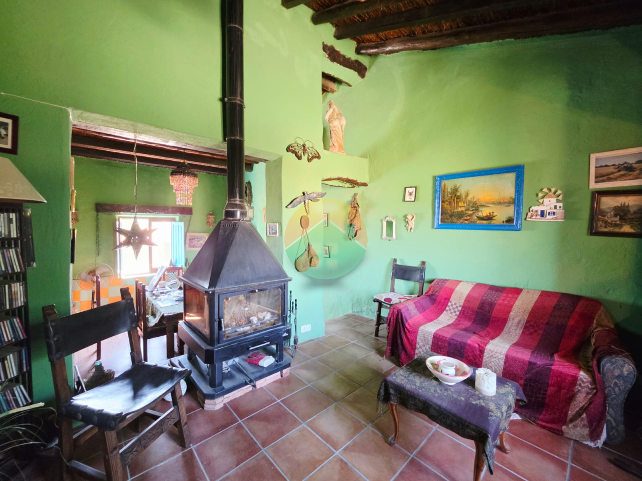 3 Bedroom Country House For Sale