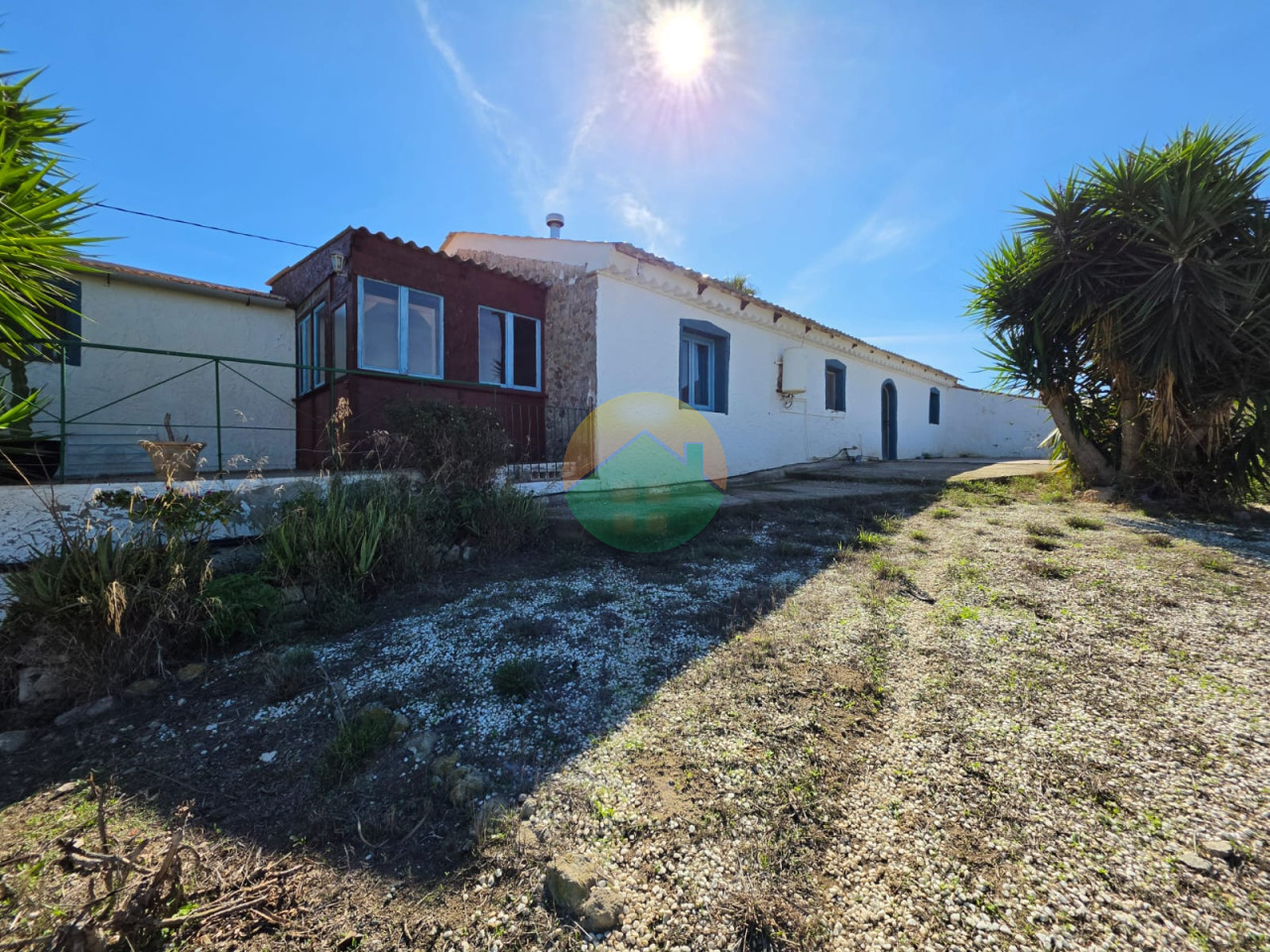 3 Bedroom Country House For Sale
