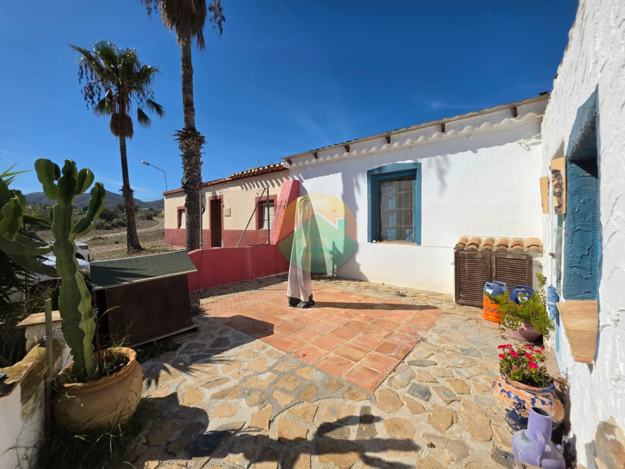 3 Bedroom Country House For Sale