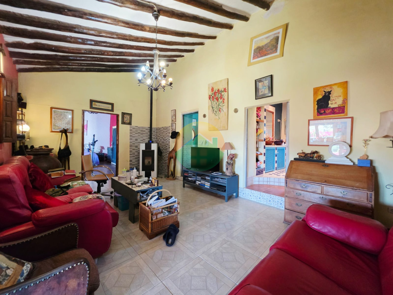 3 Bedroom Country House For Sale