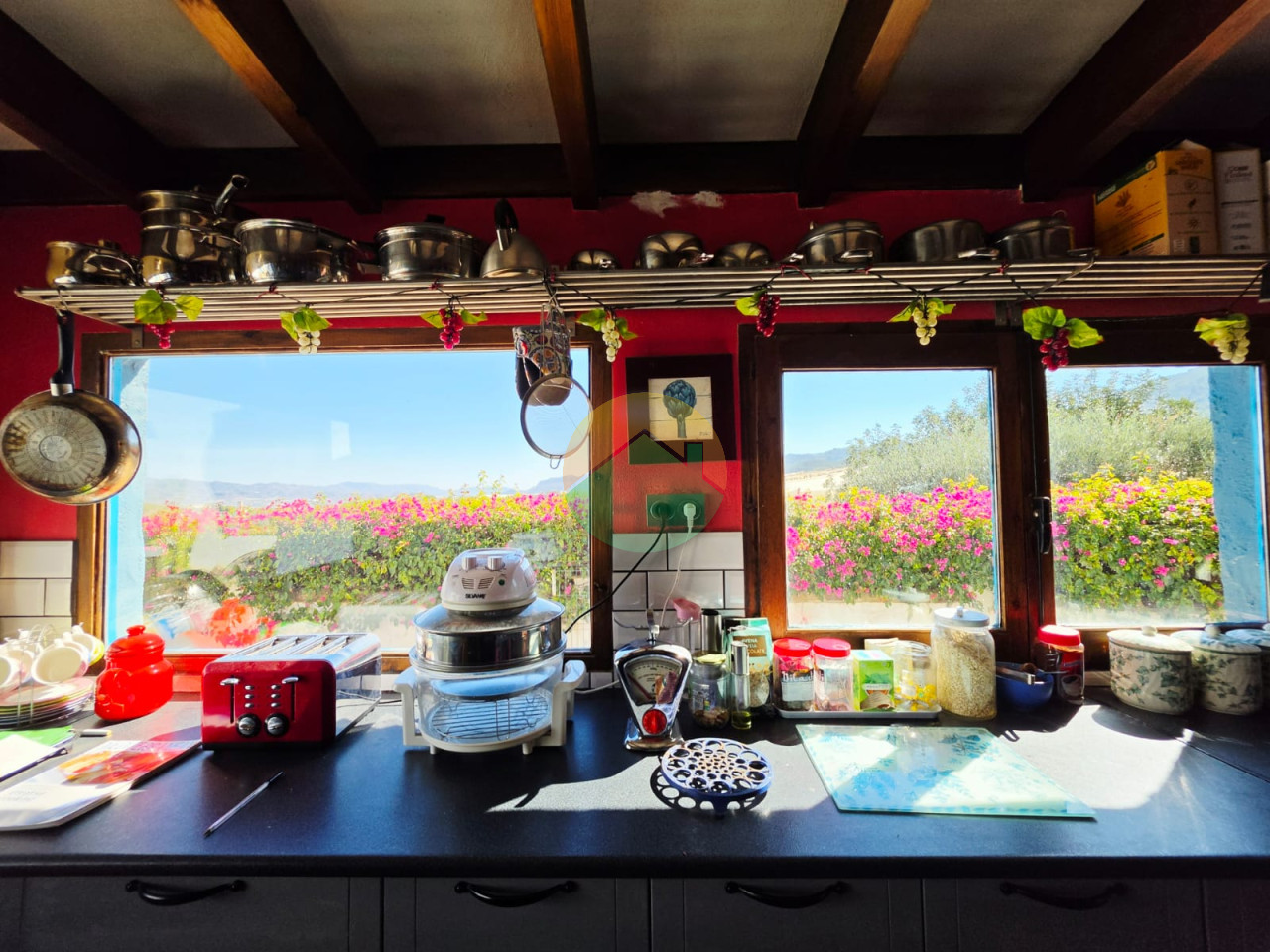3 Bedroom Country House For Sale