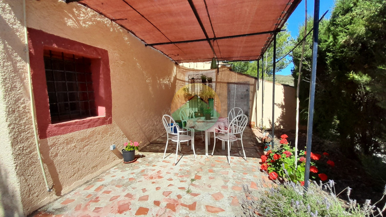 4 Bedroom Country house For Sale