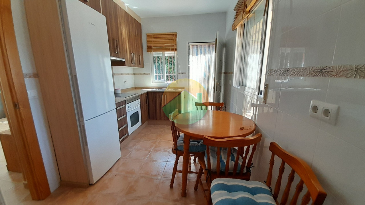 3 Bedroom Country House For Sale