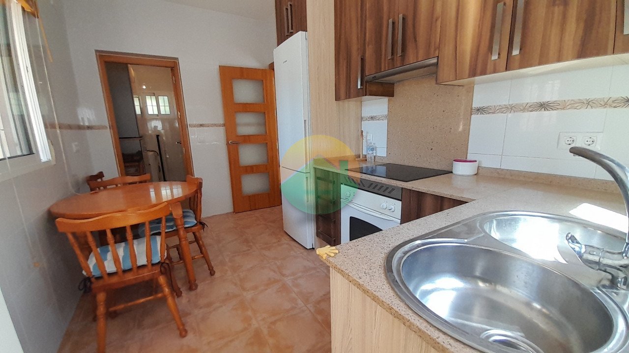 3 Bedroom Country House For Sale