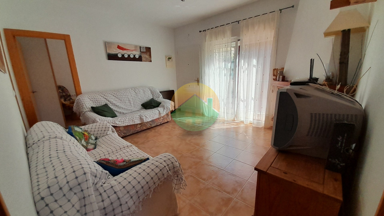 3 Bedroom Country House For Sale