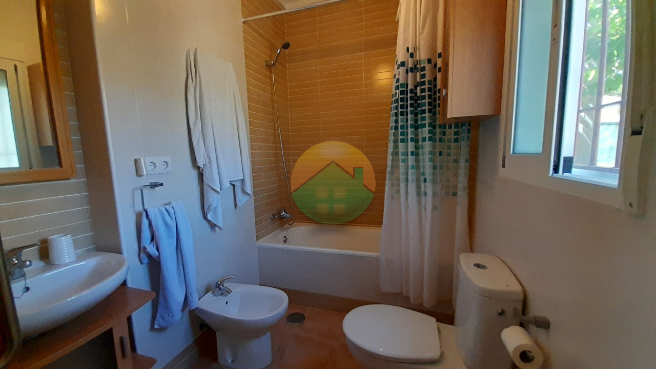 3 Bedroom Country House For Sale