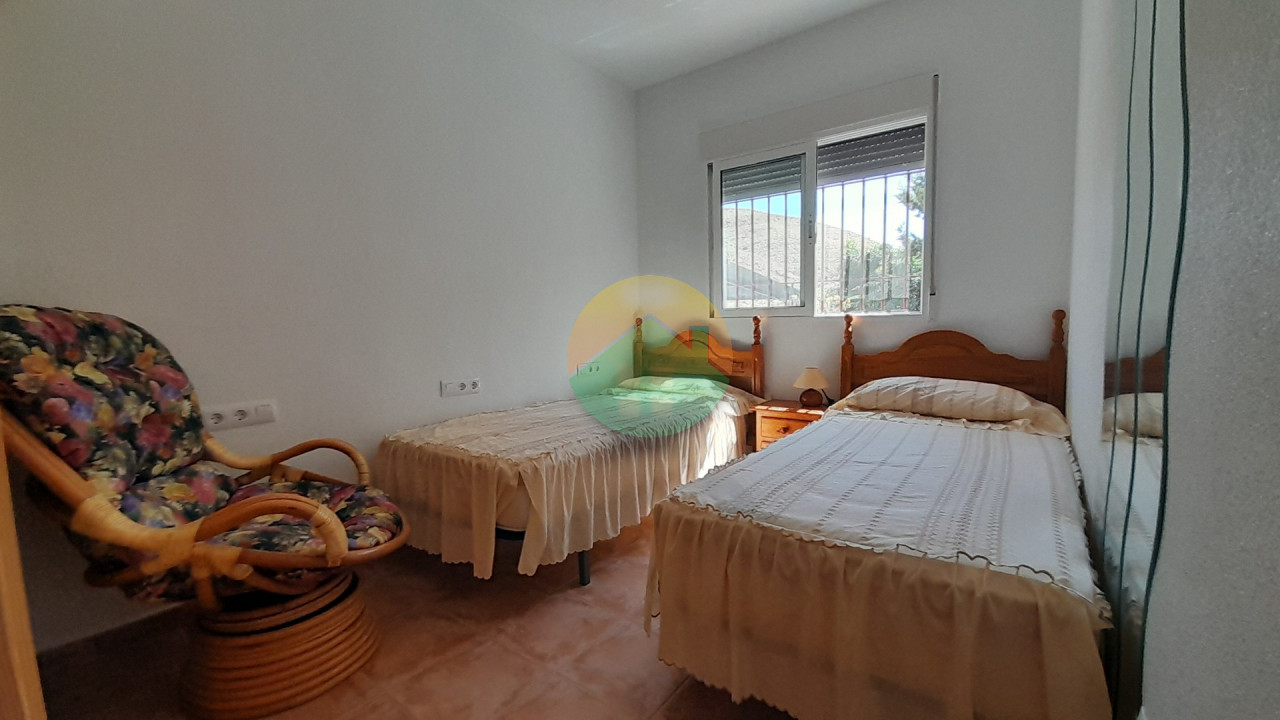 3 Bedroom Country House For Sale