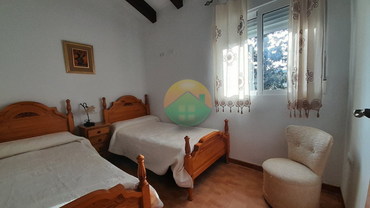 4 Bedroom Country house For Sale