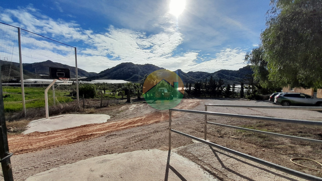 4 Bedroom Country house For Sale