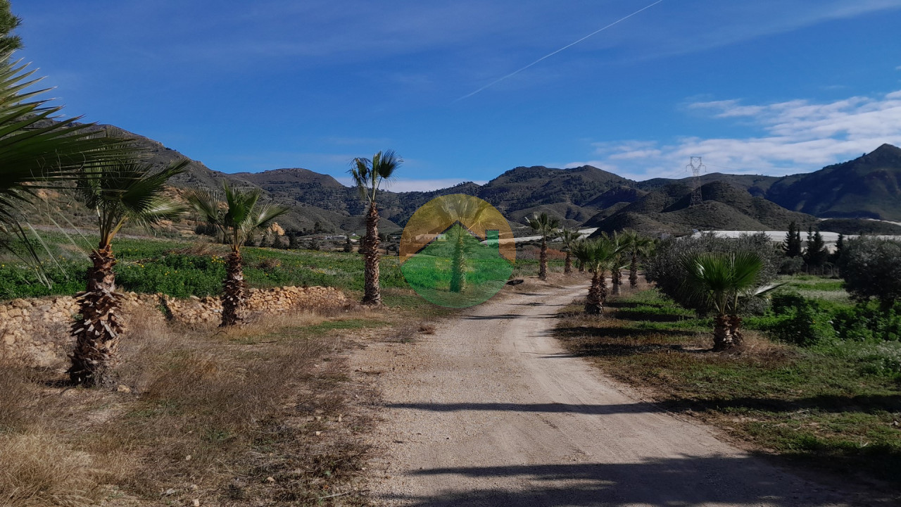 4 Bedroom Country house For Sale