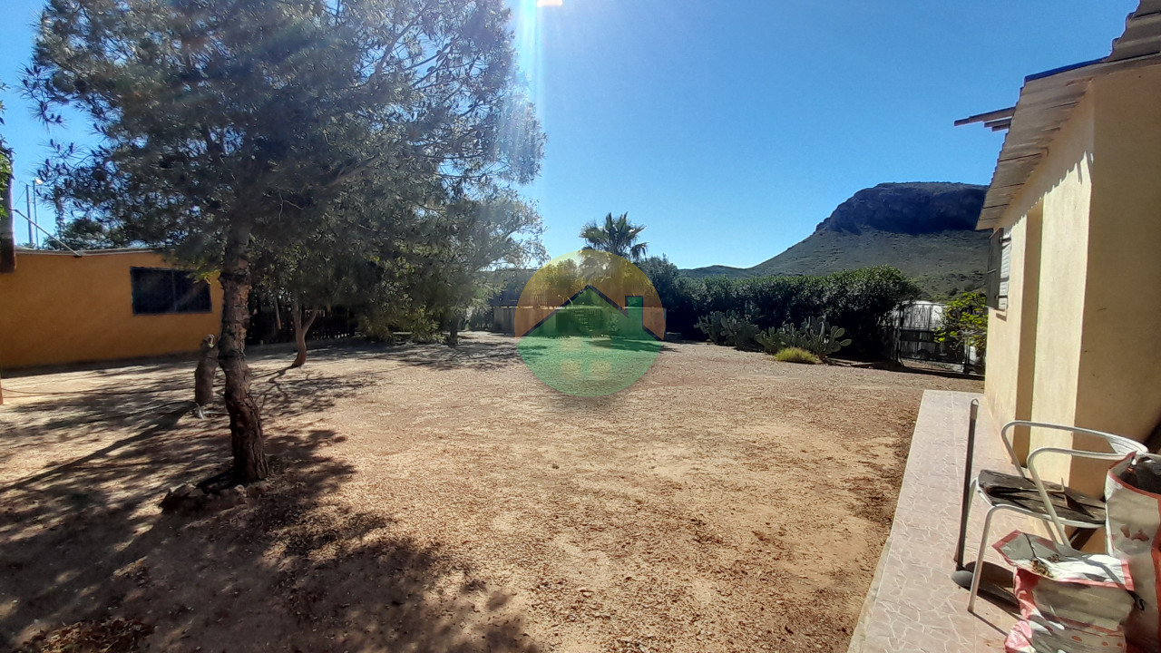 2 Bedroom Country house For Sale