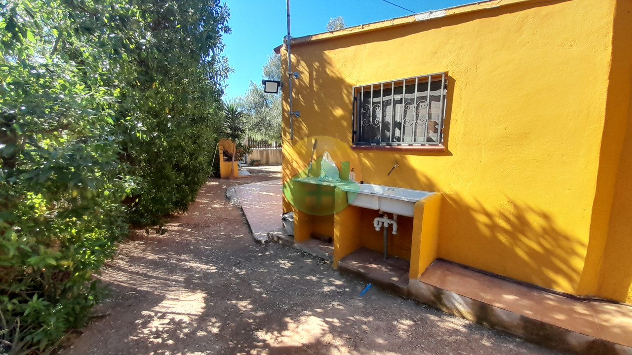 2 Bedroom Country house For Sale