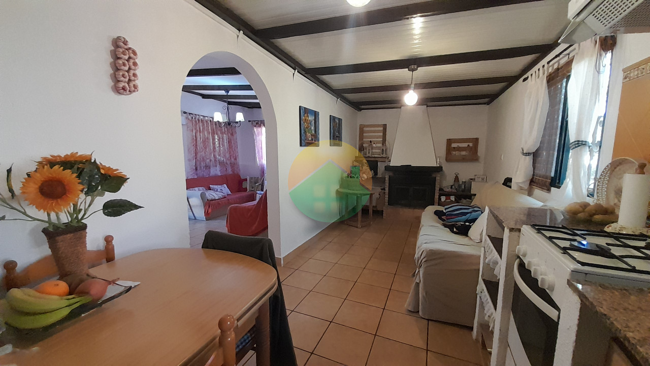 2 Bedroom Country house For Sale