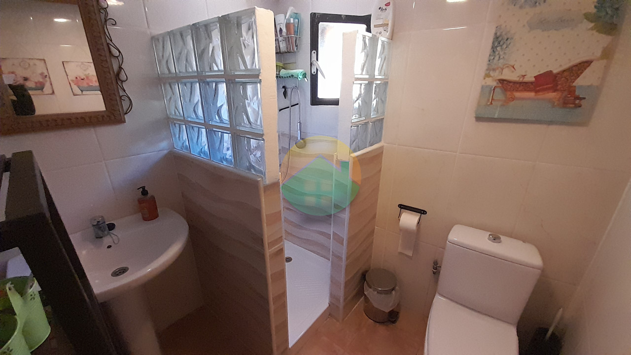 2 Bedroom Country house For Sale