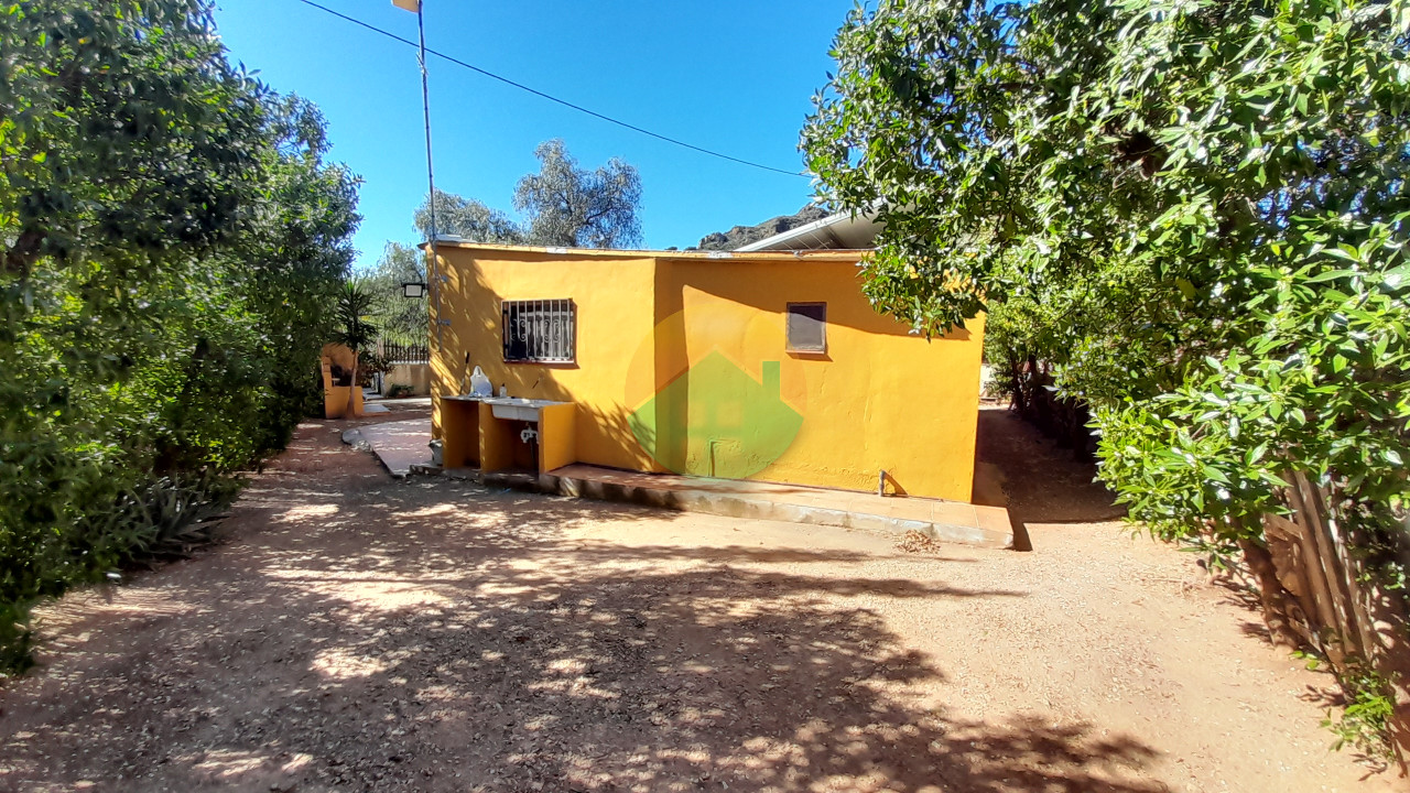 2 Bedroom Country house For Sale