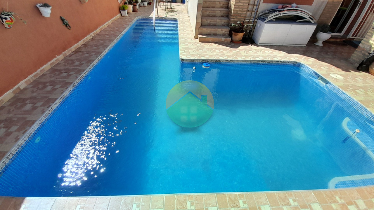 2 Bedroom Semi-Detached For Sale