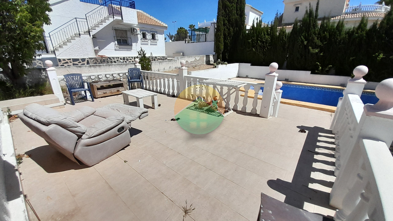 2 Bedroom Detached For sale