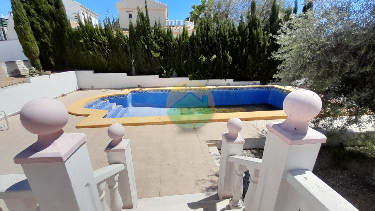 2 Bedroom Detached For sale