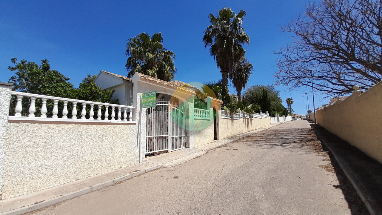 2 Bedroom Detached For sale