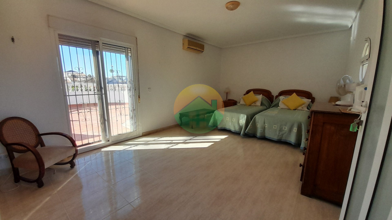 5 Bedroom Detached For Sale