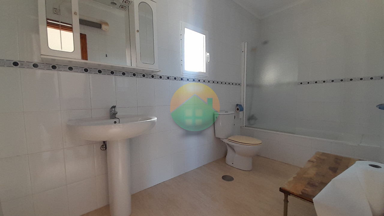 5 Bedroom Detached For Sale