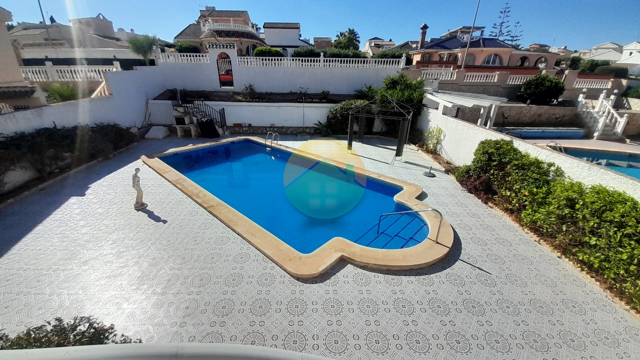 5 Bedroom Detached For Sale