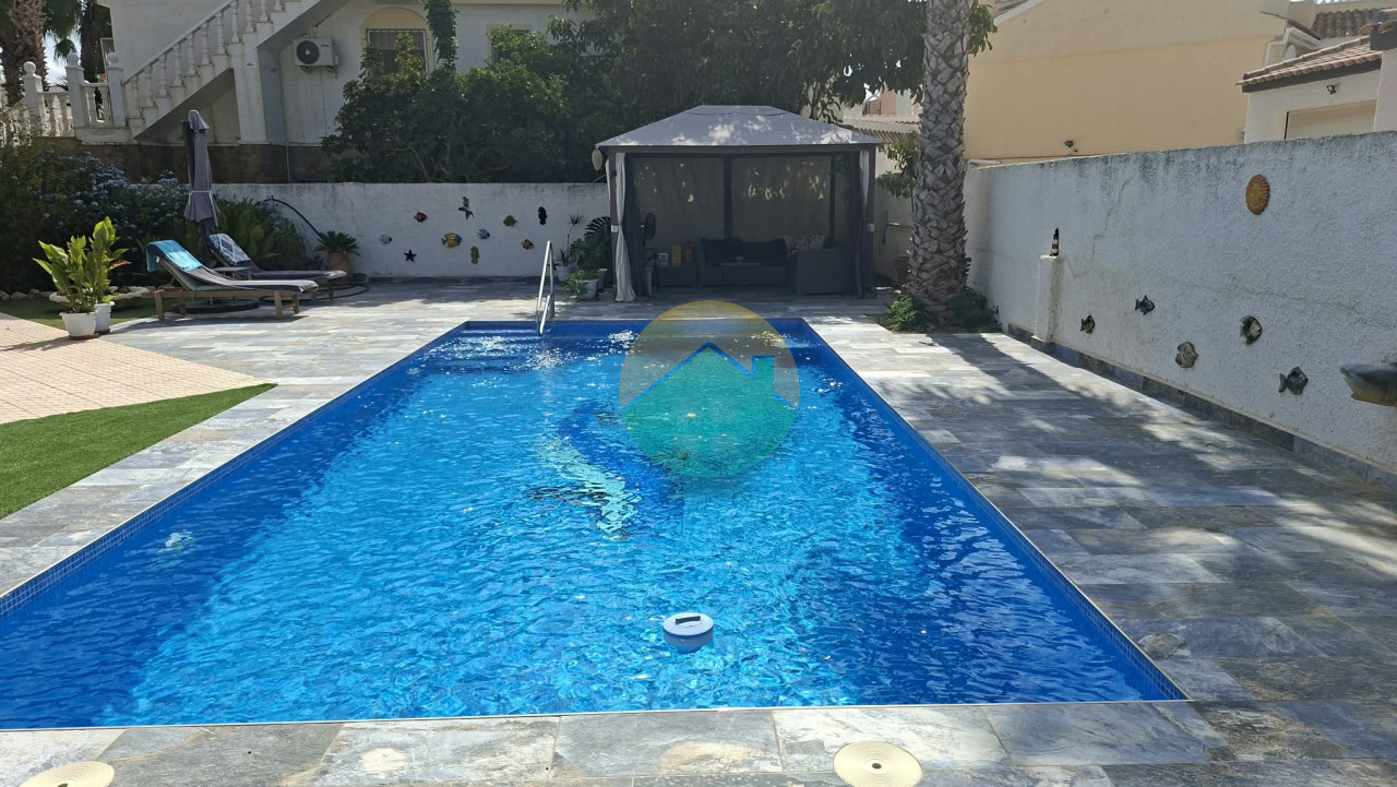 3 Bedroom Detached For Sale