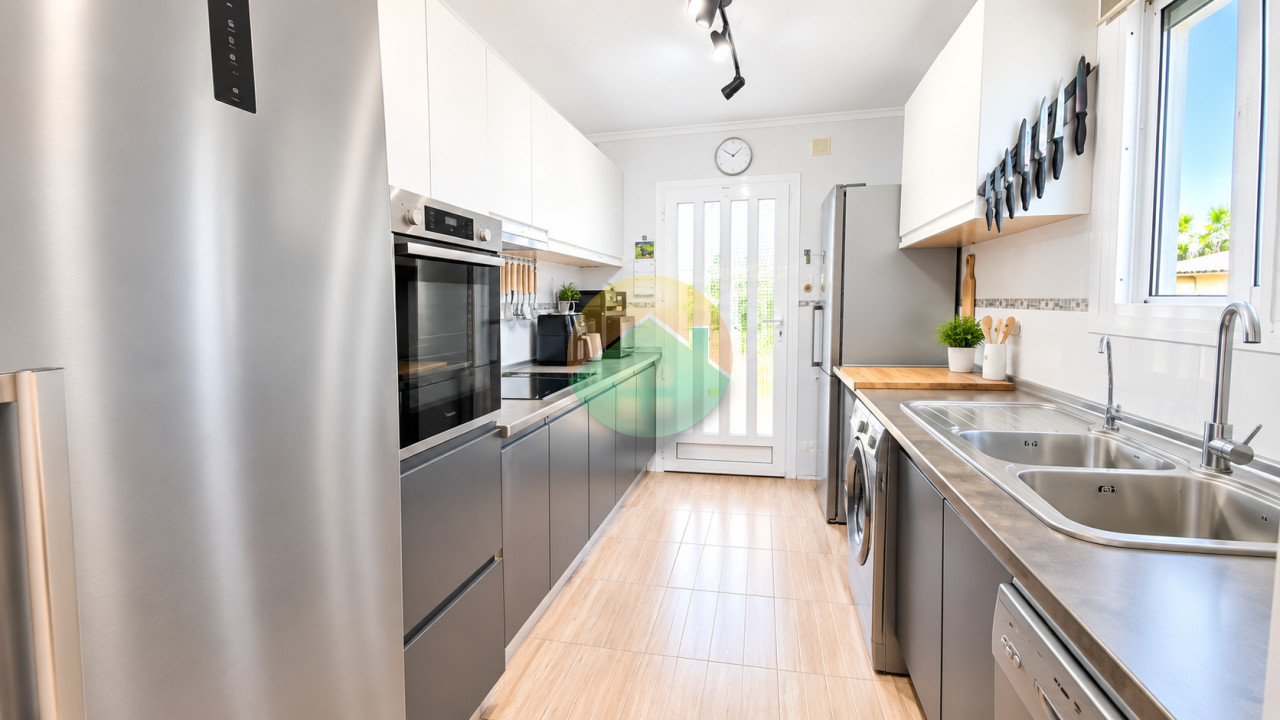 3 Bedroom Detached For Sale