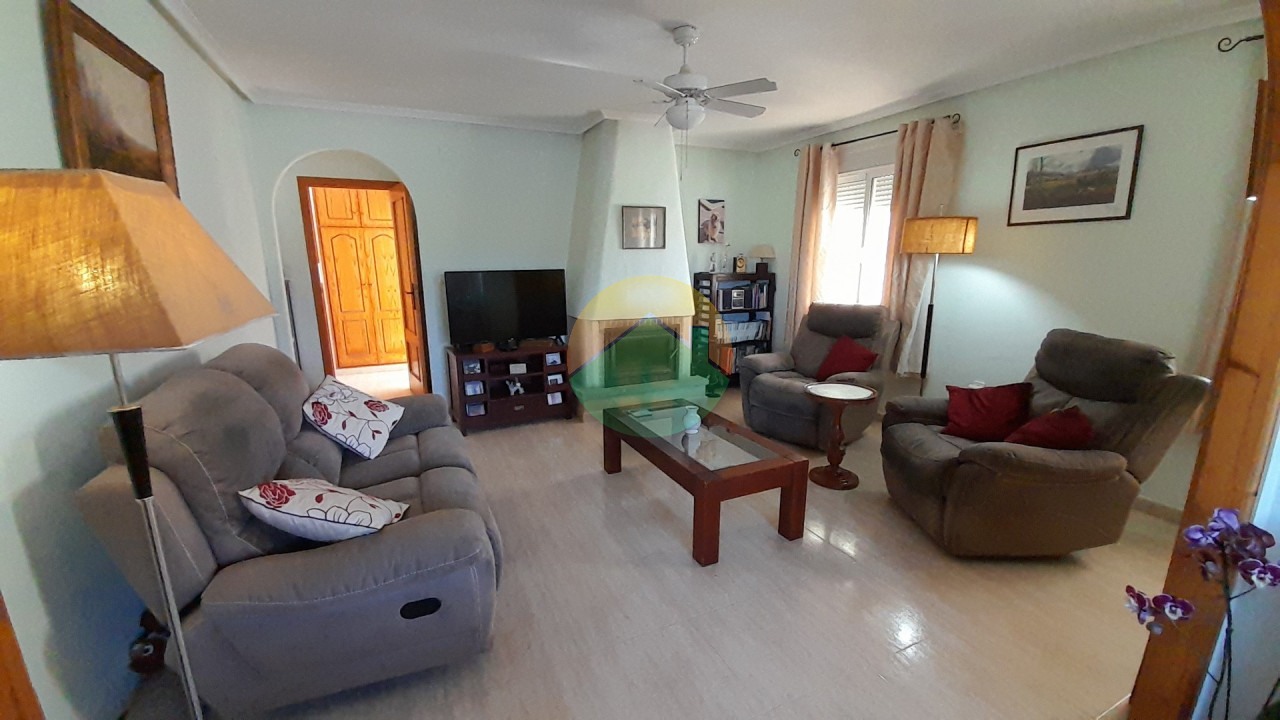 3 Bedroom Detached For Sale