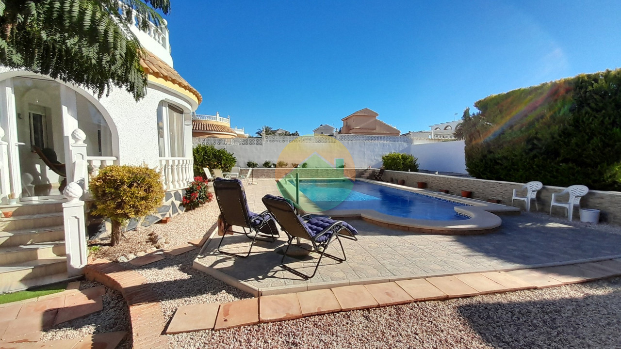 3 Bedroom Detached For Sale