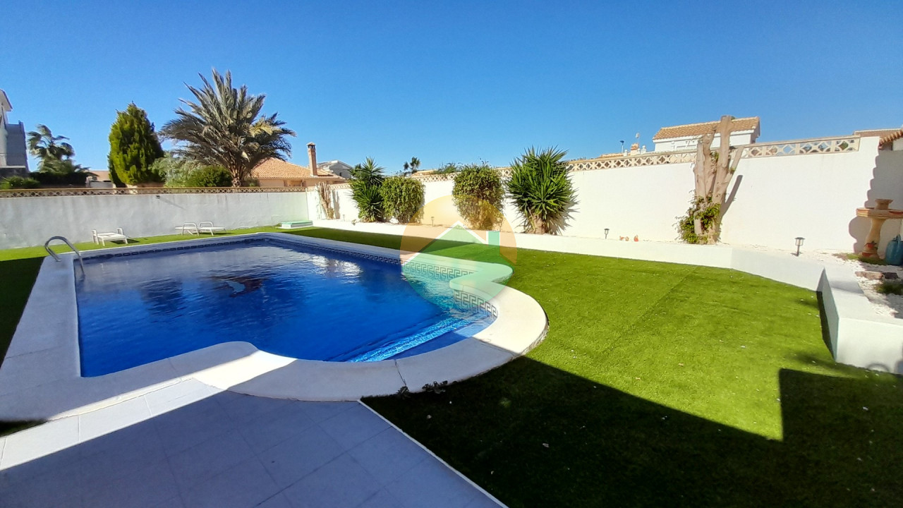 3 Bedroom Detached For Sale