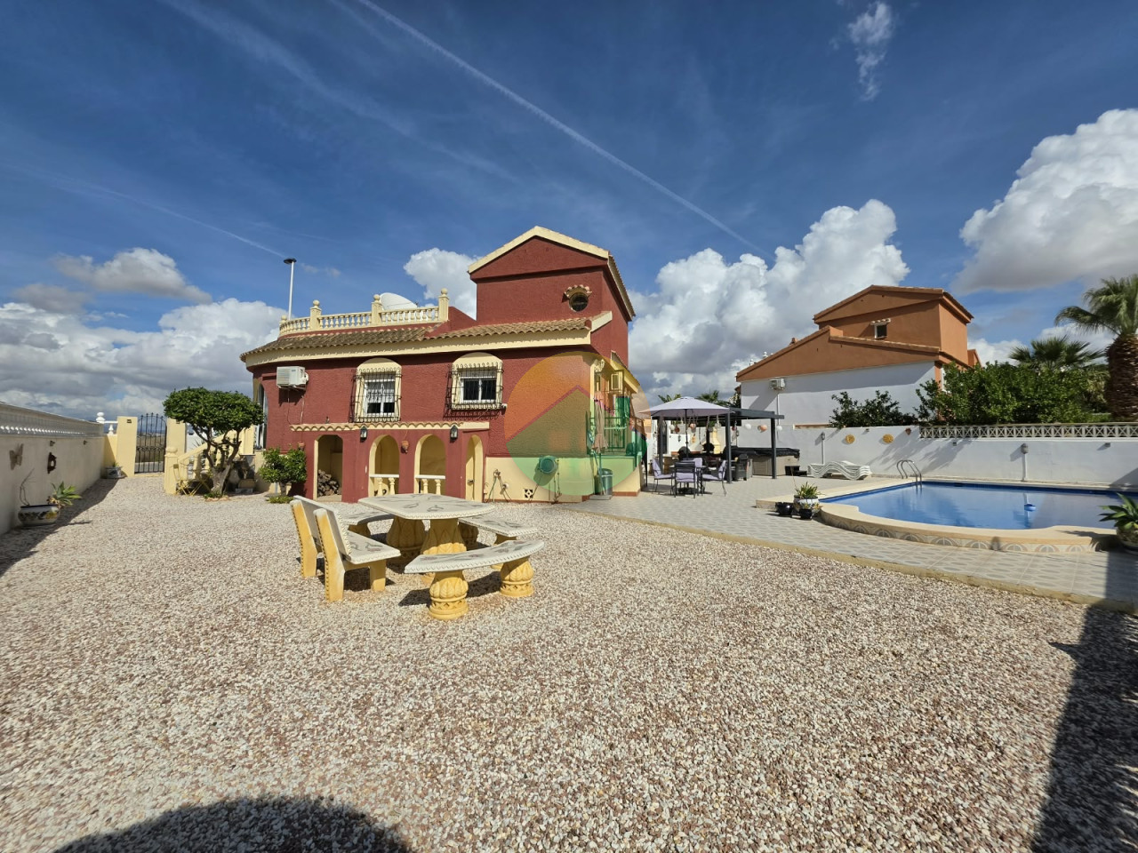 3 Bedroom Detached For Sale